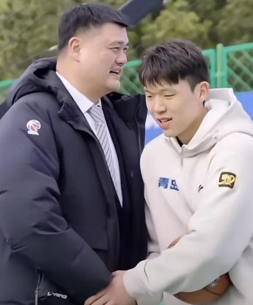 就围着小杨, 刚去美职篮