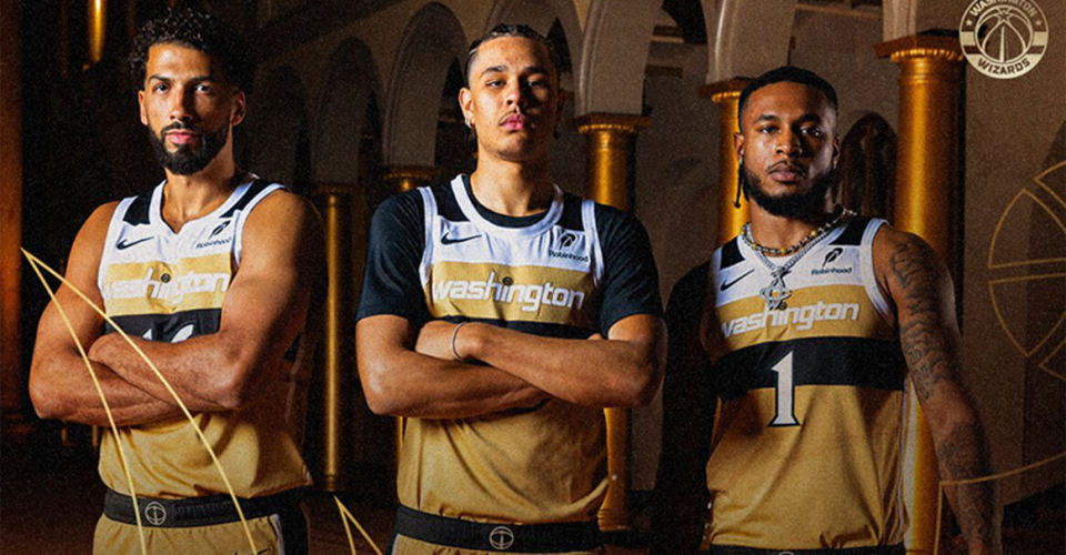 势标以白底, 碑剪影作为 势标以白底, 碑剪影作为